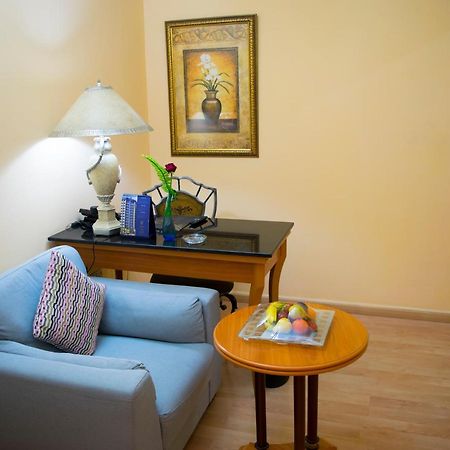Hotel The Royal Express Sharq Kuwait City Esterno foto