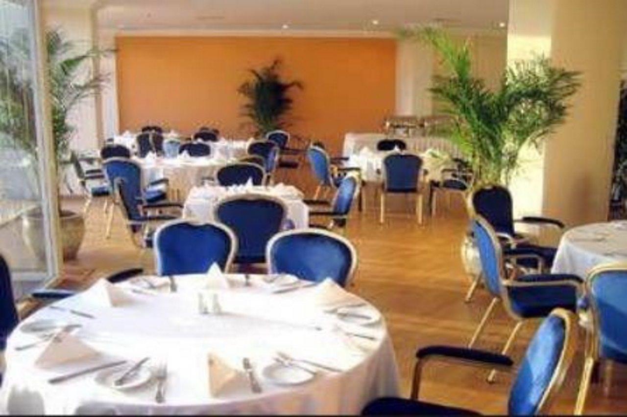 Hotel The Royal Express Sharq Kuwait City Esterno foto