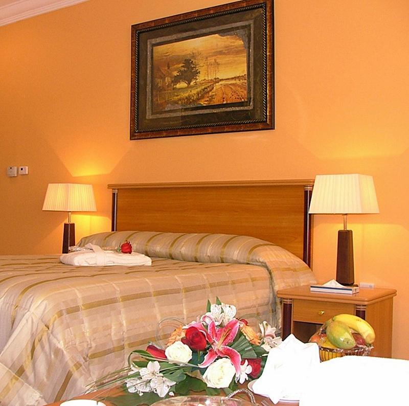Hotel The Royal Express Sharq Kuwait City Esterno foto