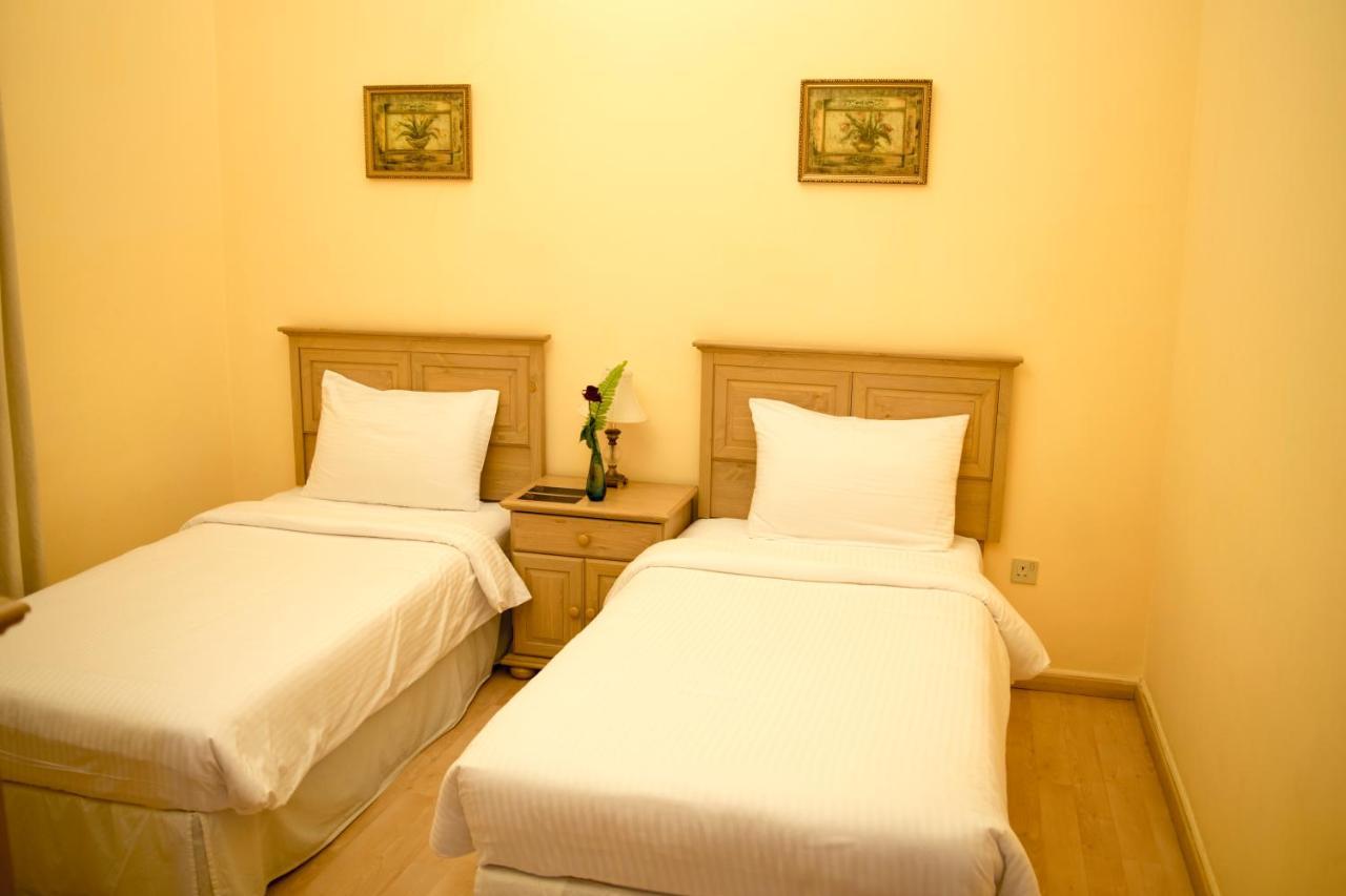 Hotel The Royal Express Sharq Kuwait City Esterno foto