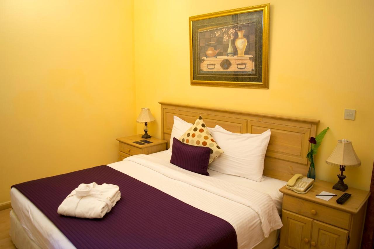 Hotel The Royal Express Sharq Kuwait City Esterno foto