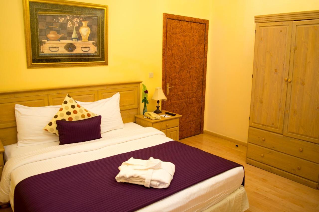 Hotel The Royal Express Sharq Kuwait City Esterno foto