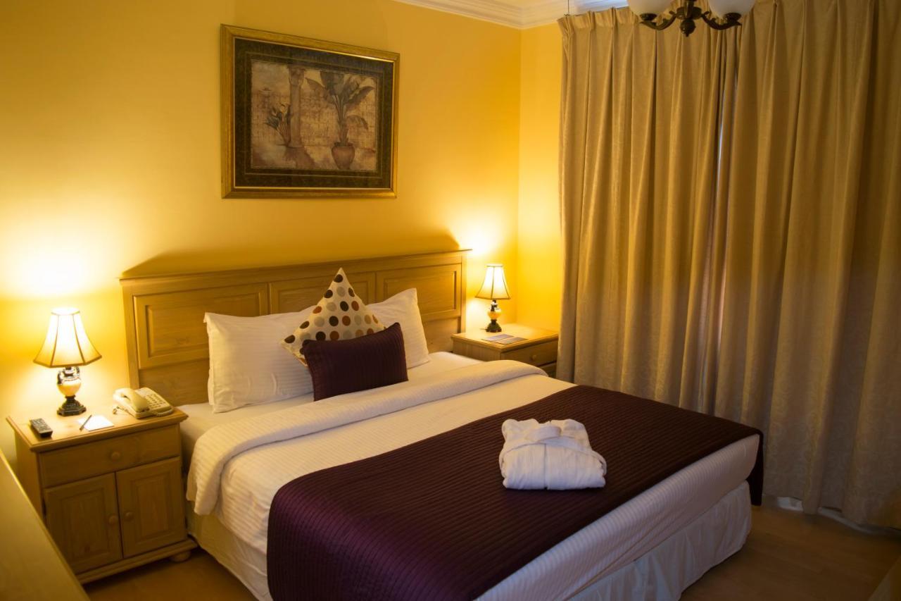 Hotel The Royal Express Sharq Kuwait City Esterno foto