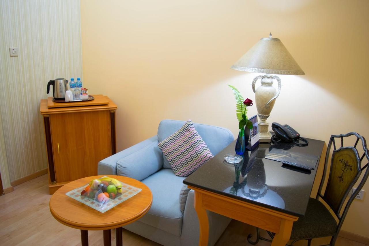 Hotel The Royal Express Sharq Kuwait City Esterno foto